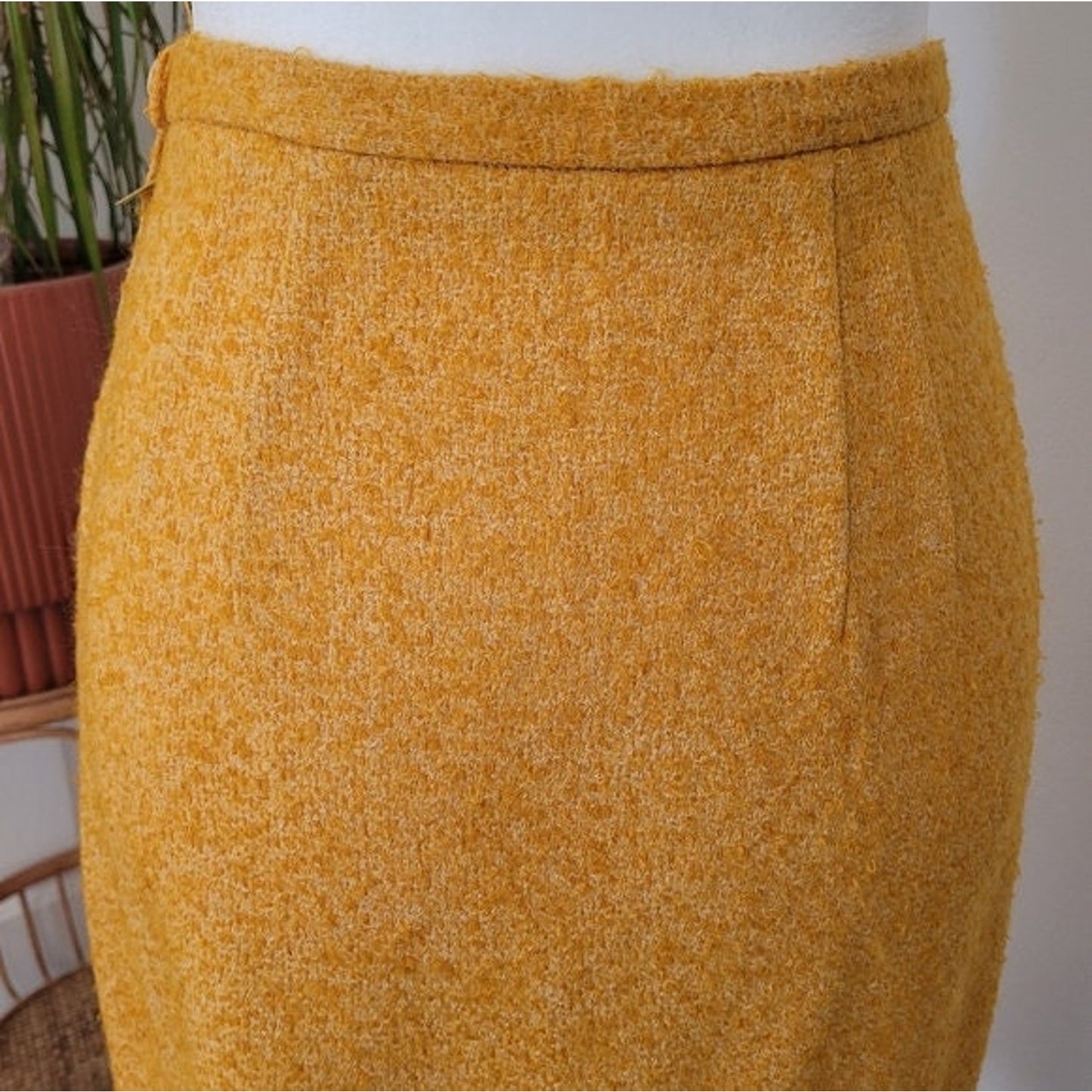 Vintage 1960s Boucle Tweed Suit (Sleeveless Top and Skirt)
