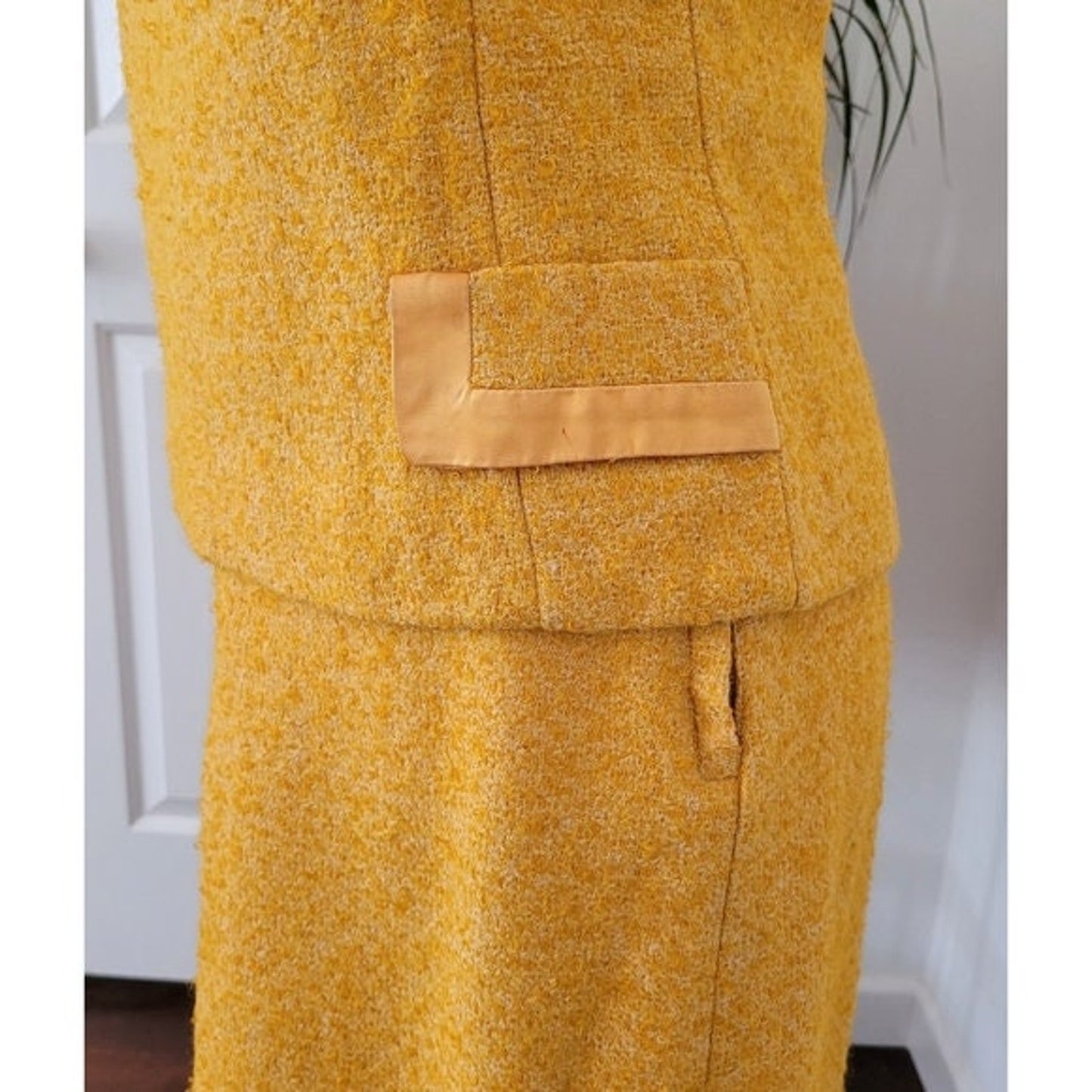Vintage 1960s Boucle Tweed Suit (Sleeveless Top and Skirt)