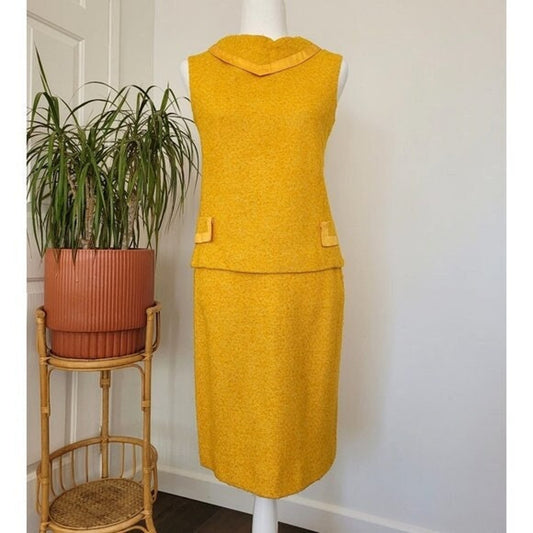 Vintage 1960s Boucle Tweed Suit (Sleeveless Top and Skirt)