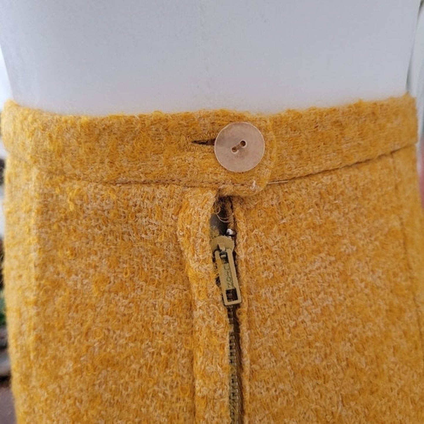 Vintage 1960s Boucle Tweed Suit (Sleeveless Top and Skirt)